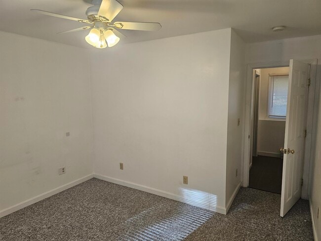 Building Photo - 30 Sterling Ln