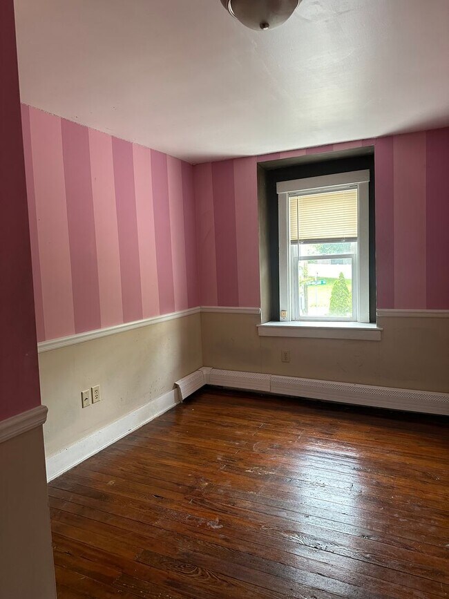 Building Photo - 3424 New Holland Rd