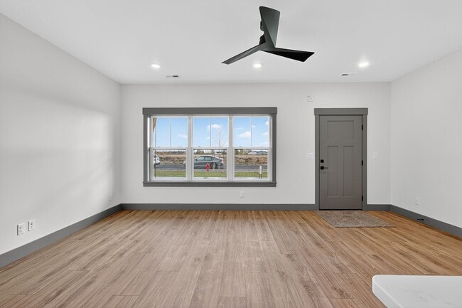 Building Photo - BRAND NEW TOWNHOME IN AMMON IDAHO 3 BED2.5...