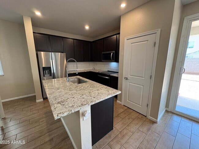 Building Photo - 17441 W Paraiso Ln