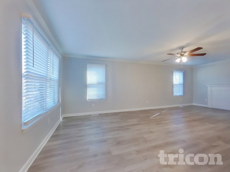 Building Photo - 2901 Westchester Ct