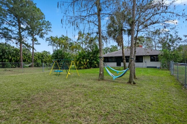 Building Photo - 17925 31st Rd N