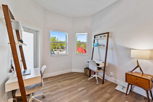 Building Photo - 14151 Little Cypress Cir