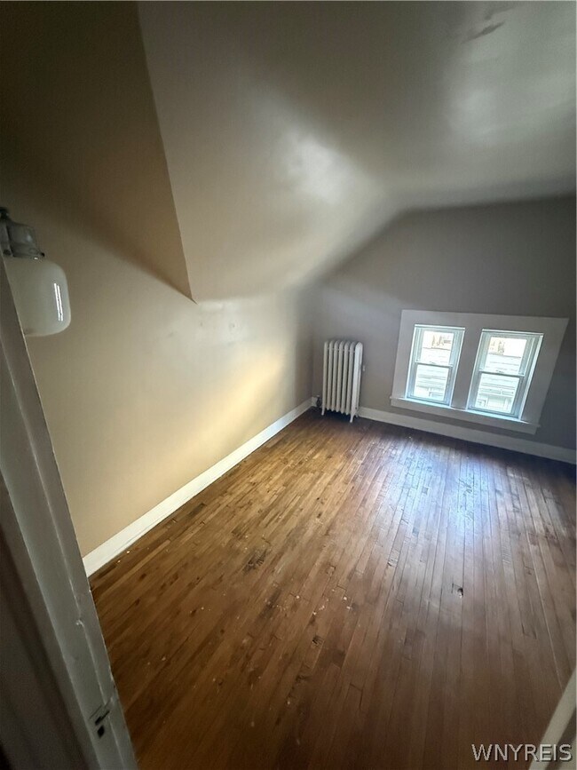 Building Photo - 37 Inwood Pl