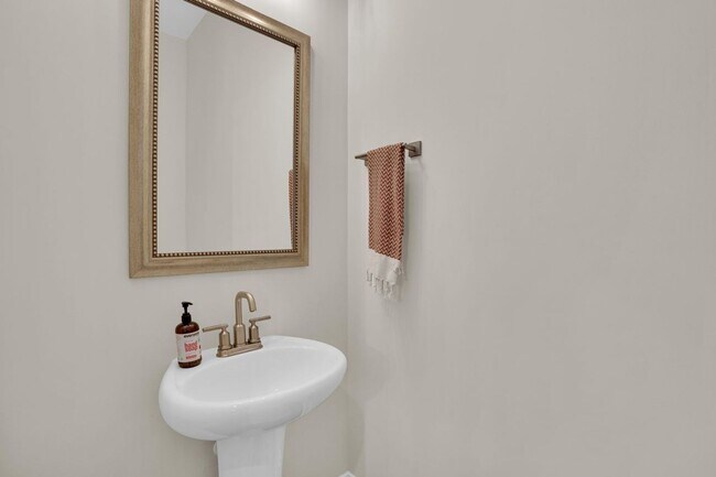 Building Photo - Bull Street District 3 Bedroom 3.5 Bath