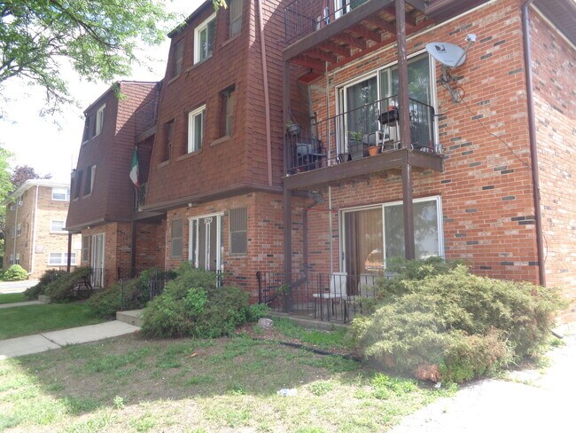 Primary Photo - 9729 S Ridgeland Ave