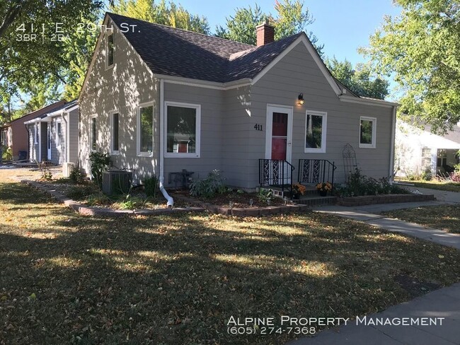 Building Photo - 3 Bed/2 Bath Home Near McKennan Park!
