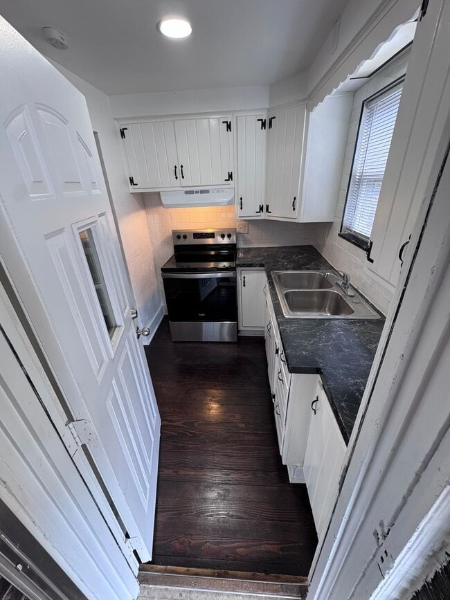 Building Photo - Gorgeous Fully Renovated 4-Bed 1-Bath House In Christy Park!!!