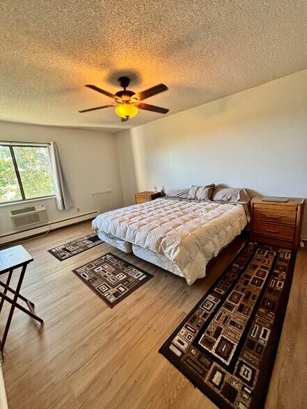 Building Photo - 13890 E Marina Dr