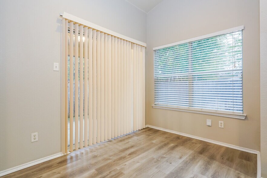 Building Photo - 1208 Kielder Cir