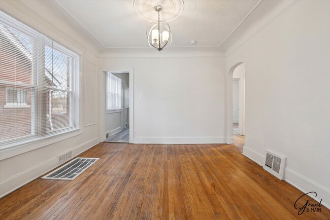 Building Photo - 3 bedroom $1450