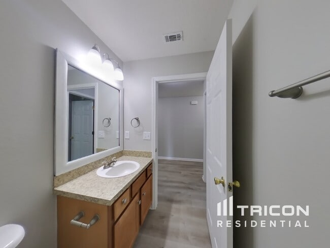 Building Photo - 12360 Anarania Dr