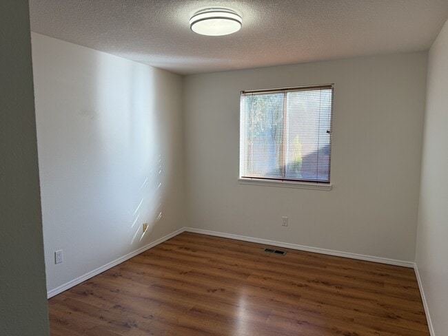 Building Photo - 13235 SW Barberry Dr