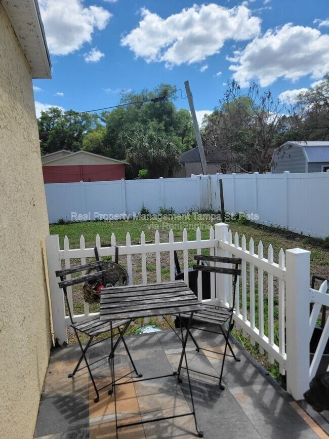 Building Photo - 1711 E New Orleans Ave