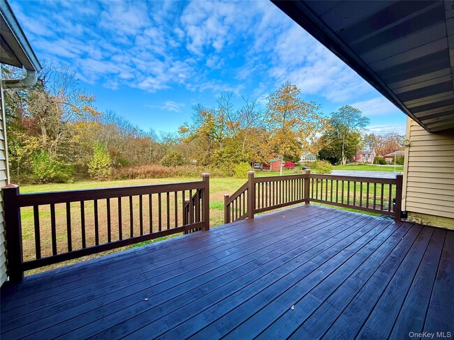 Building Photo - 1063 Violet Ave