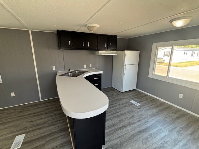 Building Photo - 831 N Pontiac Trail