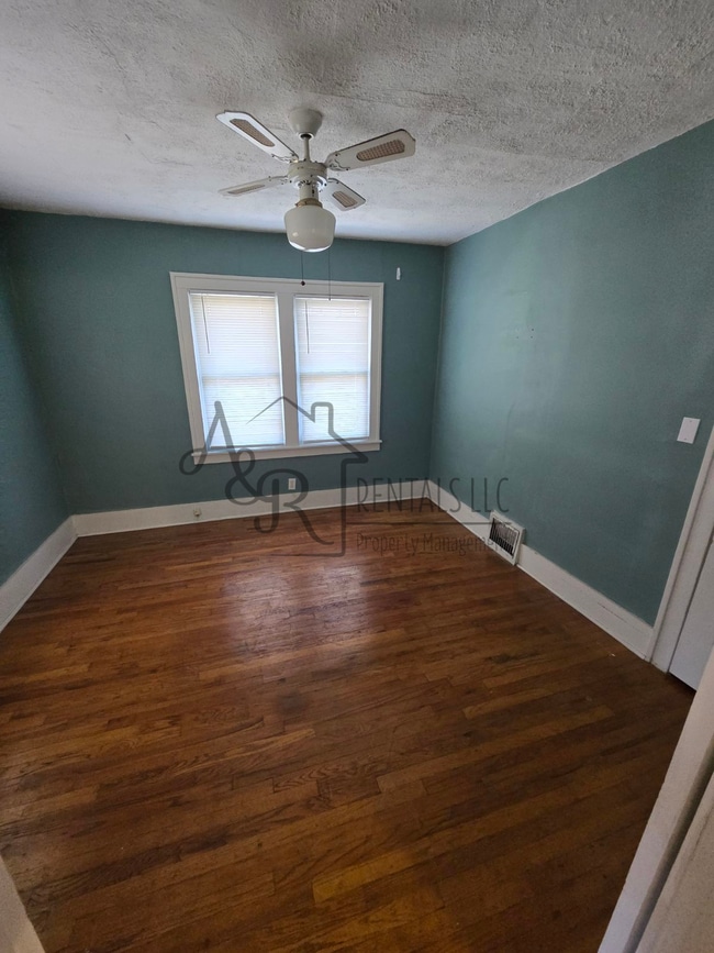 Building Photo - 1801 S Olive St