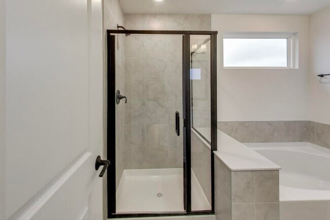 Building Photo - 2240 Bent Grass Wy