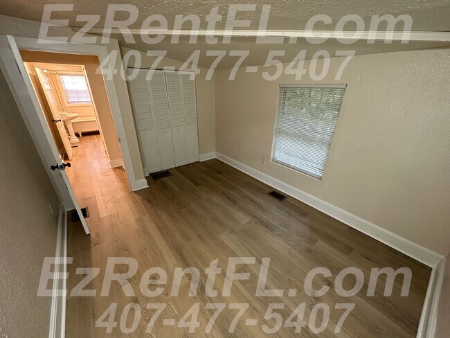 Building Photo - Charming 3/2 in Great Location In Deland