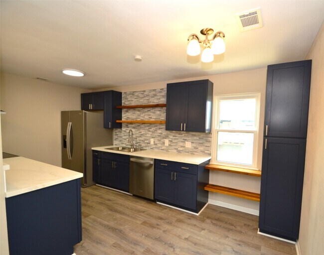 Building Photo - 1725 Avenue O