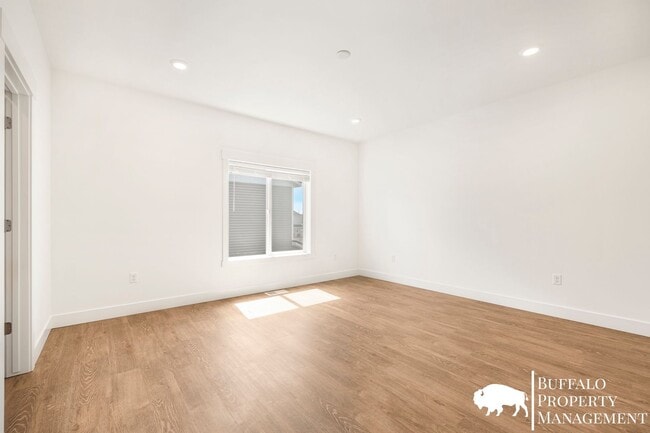 Building Photo - Beautiful brand new luxury 3 Bedroom 2.5 Bath townhouse!!