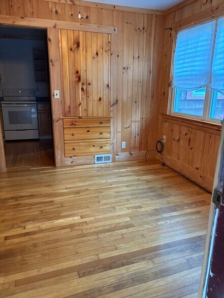 Living room - 237 White Mountain Hwy