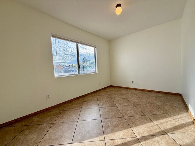 Building Photo - Single family home in Henderson