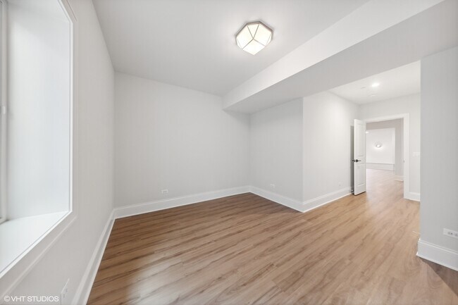 Building Photo - 1123 Pin Oak Dr