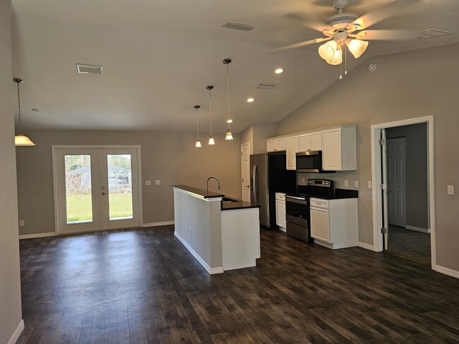 Building Photo - 8 Hemlock Terrace Pl