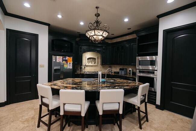 Building Photo - 302 Lake Clark Ct