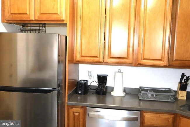 Building Photo - 5934 Mayflower Ct