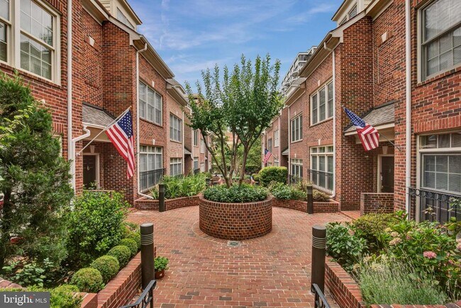 Building Photo - 1507 N Colonial Terrace