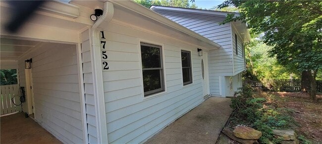 Building Photo - 1752 Mitzi Ct