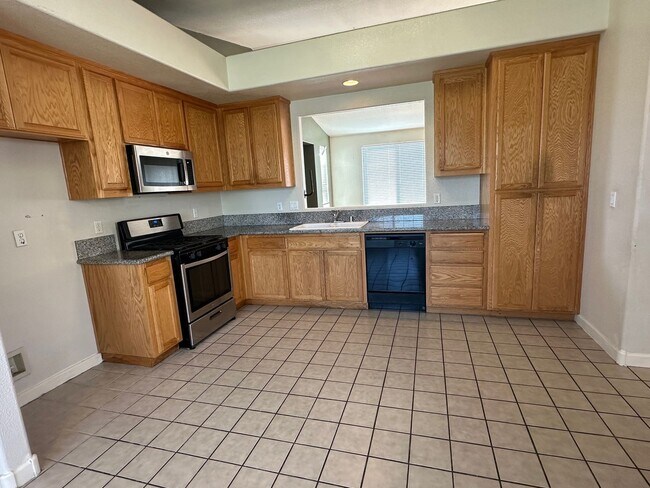 Building Photo - 3527 Griffith Dr