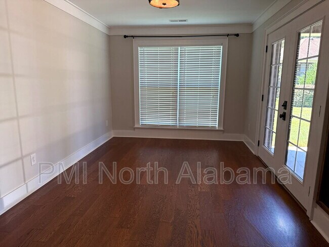 Building Photo - 2809 Willowick Tr SE