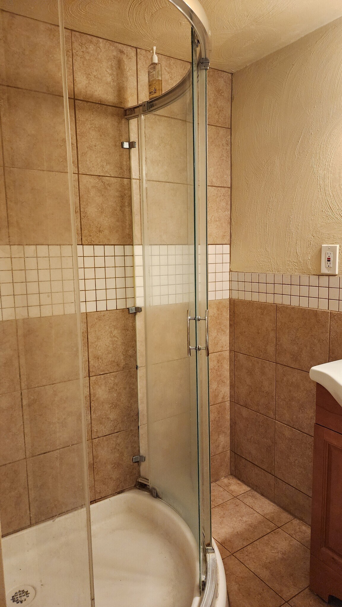 Building Photo - 4801 Sciota St