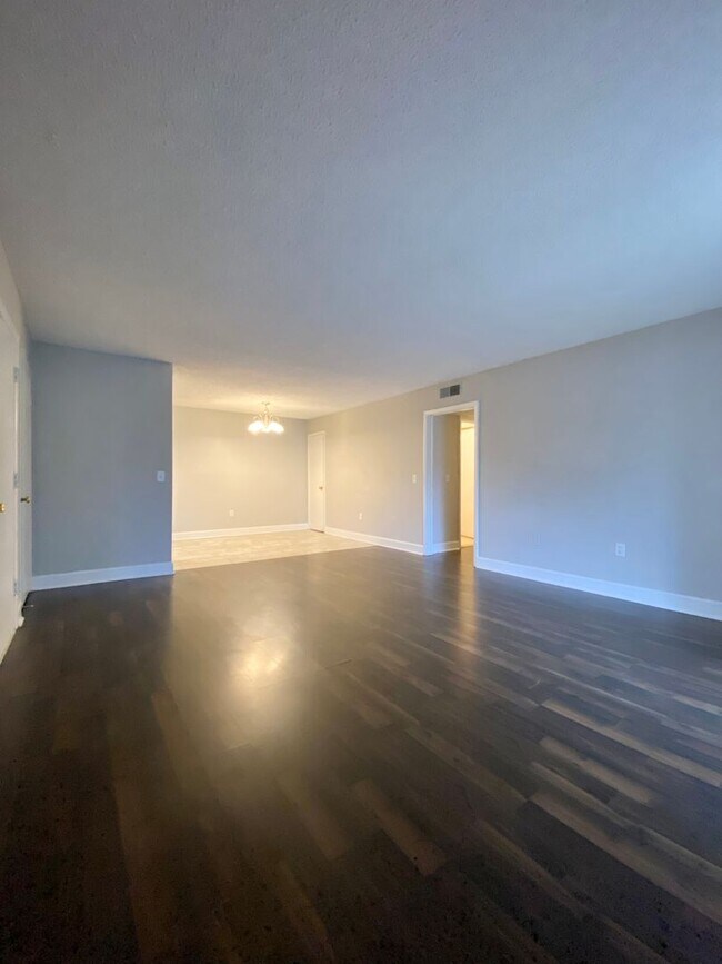 Building Photo - cpg4