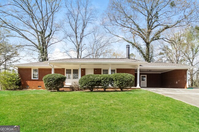 Primary Photo - 33 Skyline Dr SE