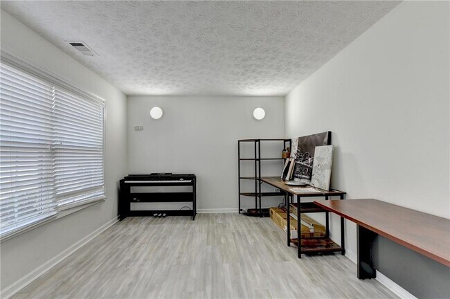 Building Photo - 3411 Galloping Bend Way