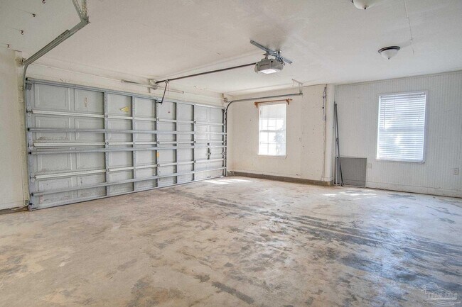 Building Photo - 2029 Shadow Lake Dr