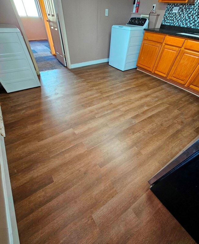 Building Photo - 2 Bedroom/2 Bath Home with Refrigerated Ai...