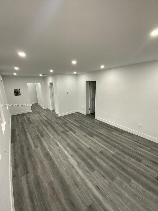 Building Photo - 8141 NW 5th Ct