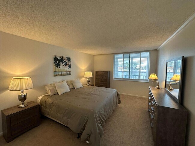 Building Photo - 3310 S Ocean Blvd