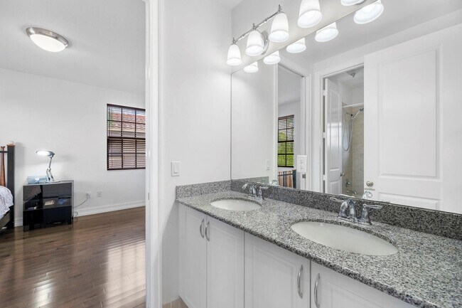 Building Photo - 7302 NW 111th Way