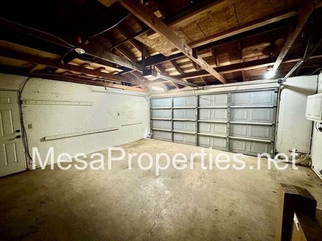 Building Photo - 677 E Highland Ct