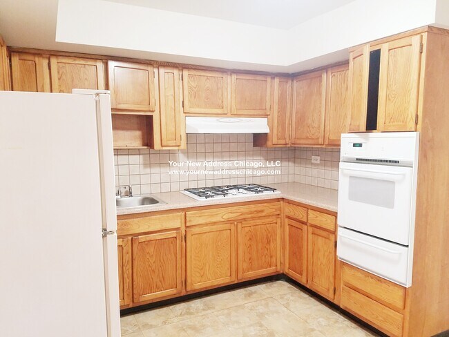 Building Photo - 644 Colonial Ln