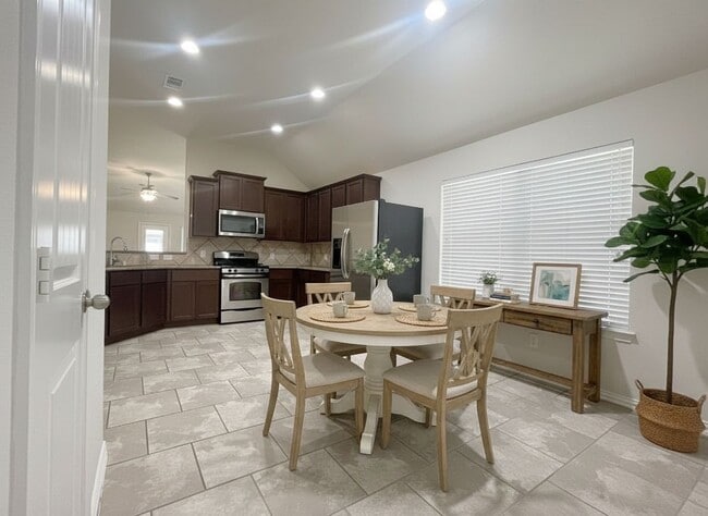 Building Photo - 16702 White Hyacinth Ct