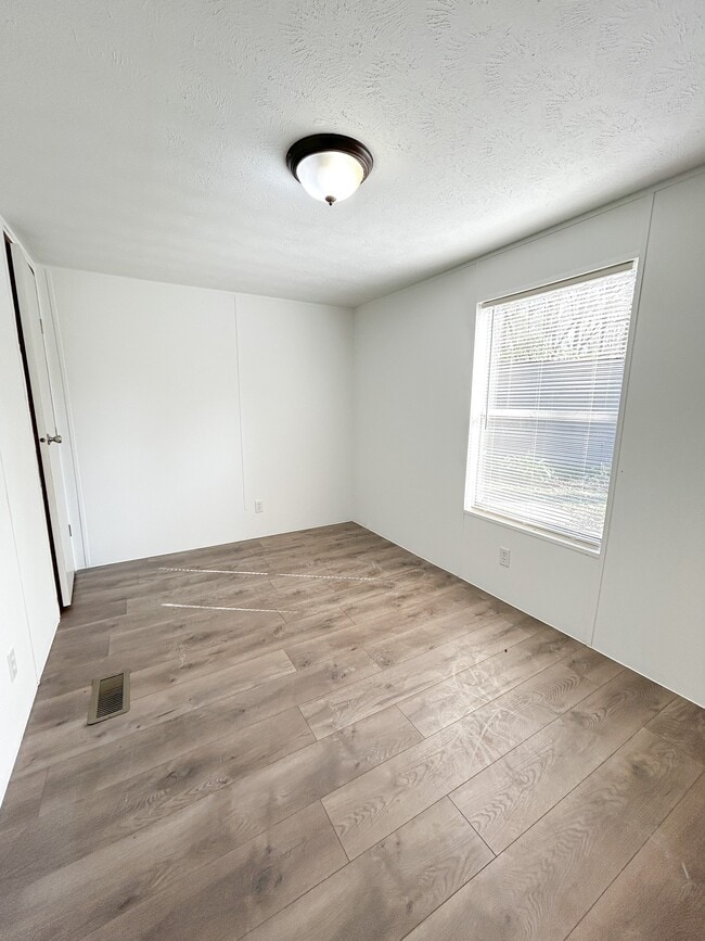 Building Photo - 71 Co Rd 4282