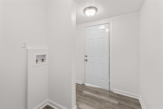 Building Photo - 829 51st St Ensley