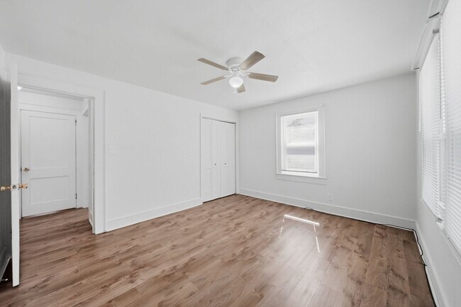 Building Photo - Charming 2BR Ranch with Spacious Yard & Ample Parking